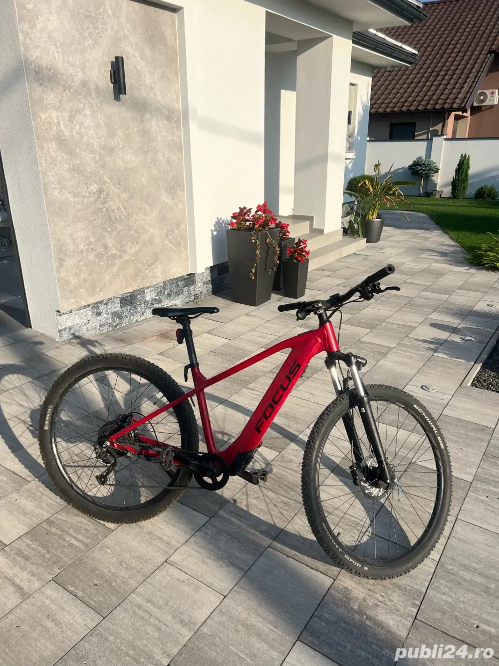 Bicicleta electrica FOCUS WHISTLRE