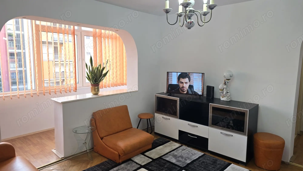 Inchiriez apartament 2 camere in Deva, zona Mihai Viteazu (Piata Centrala), etaj 3, bloc de 4 etaje,