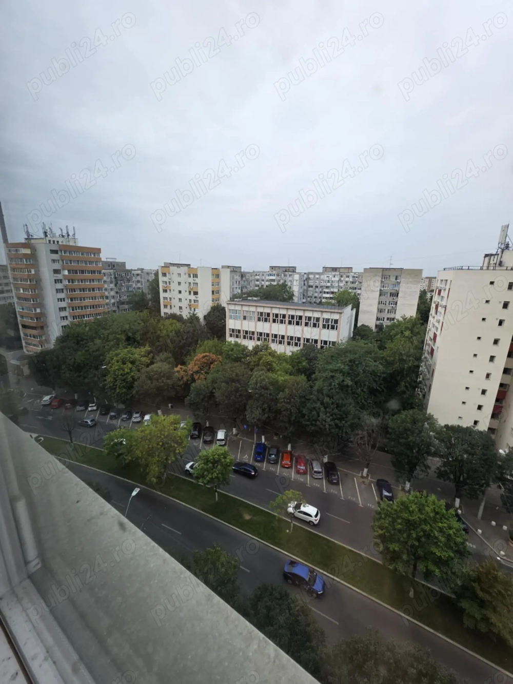 Apartament 4 camere de vanzare Alexandru Obregia - Piata Straduintei