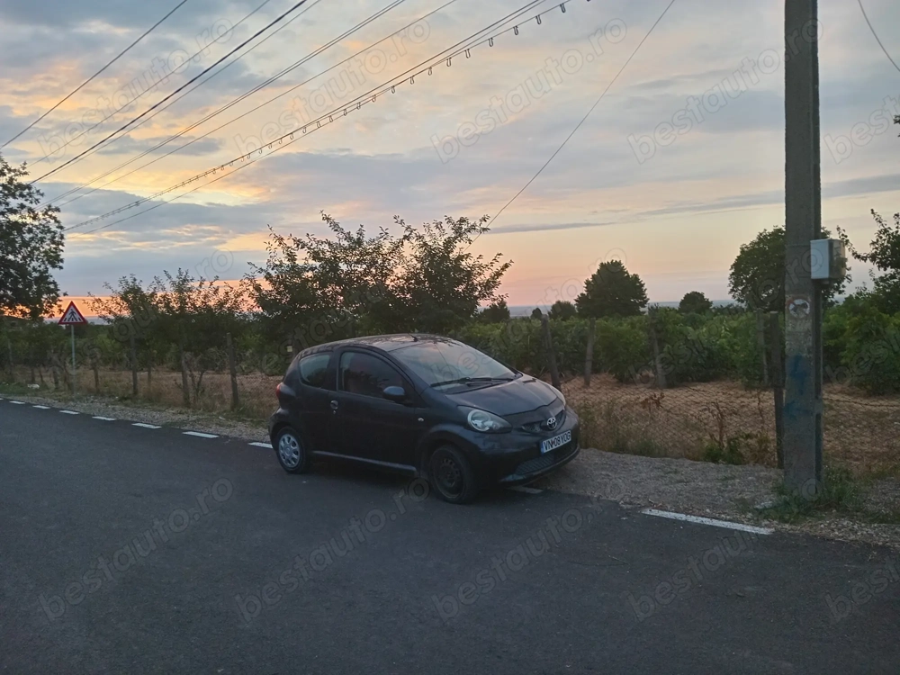 Toyota Aygo , 1.0 benzina ,140.000 km ,1000 euro