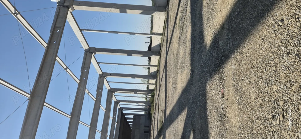 Angajam  muncitorii în construcții 