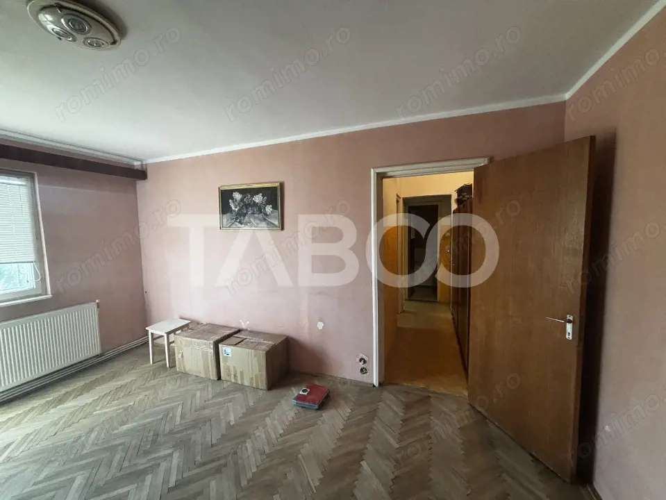 Apartament de vanzare 3 camere 50 mp utili zona Mihai Viteazul Apartament de vanzare 3 camere 50 mp utili zona Mihai Viteazul