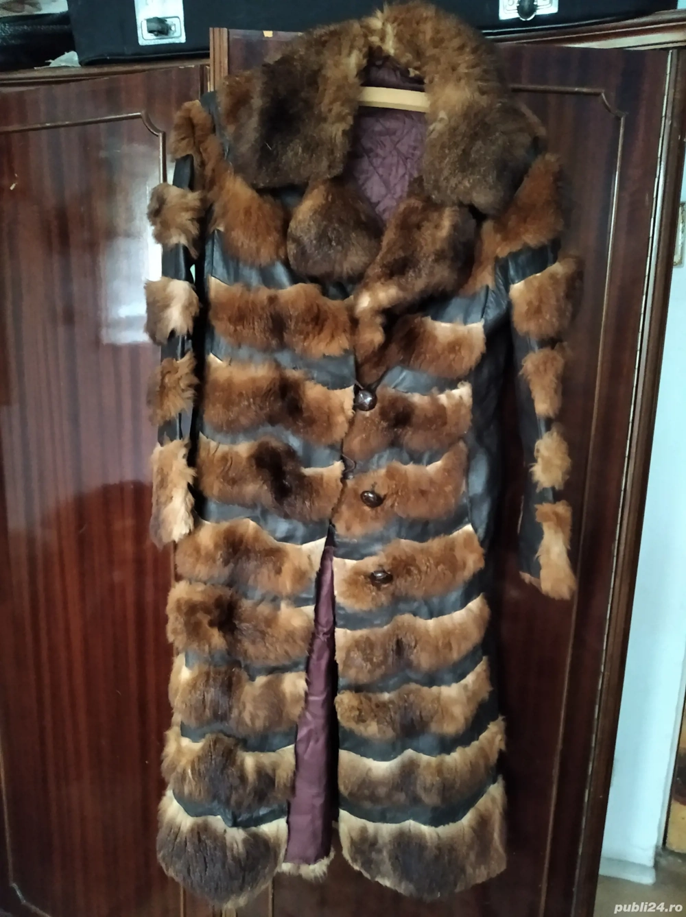 Haina de blana si palton