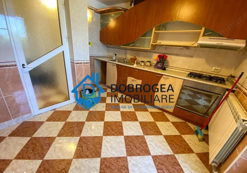 C5 - APARAMENT 3 CAMERE ,CENTRALA GAZ