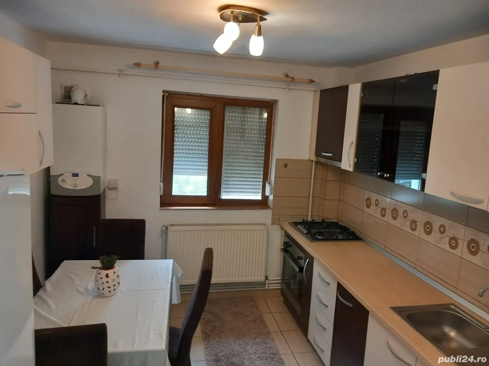 Proprietar  apartament 2camere liber  etaj2 din 4  centrala