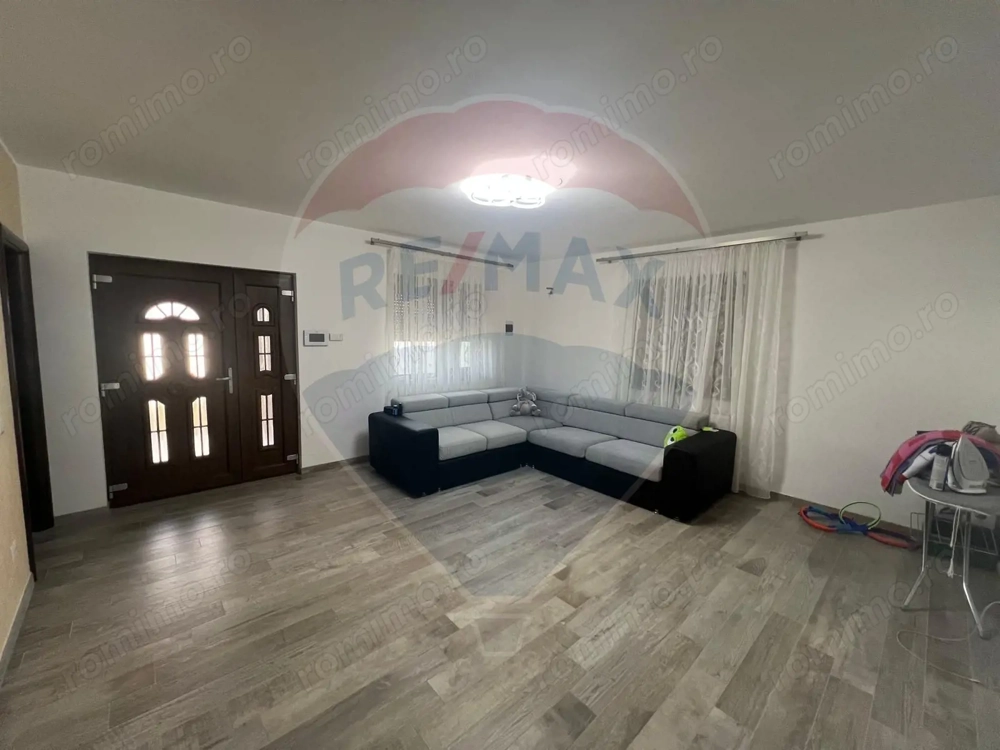 Casă 4 camere Focsani str Militari