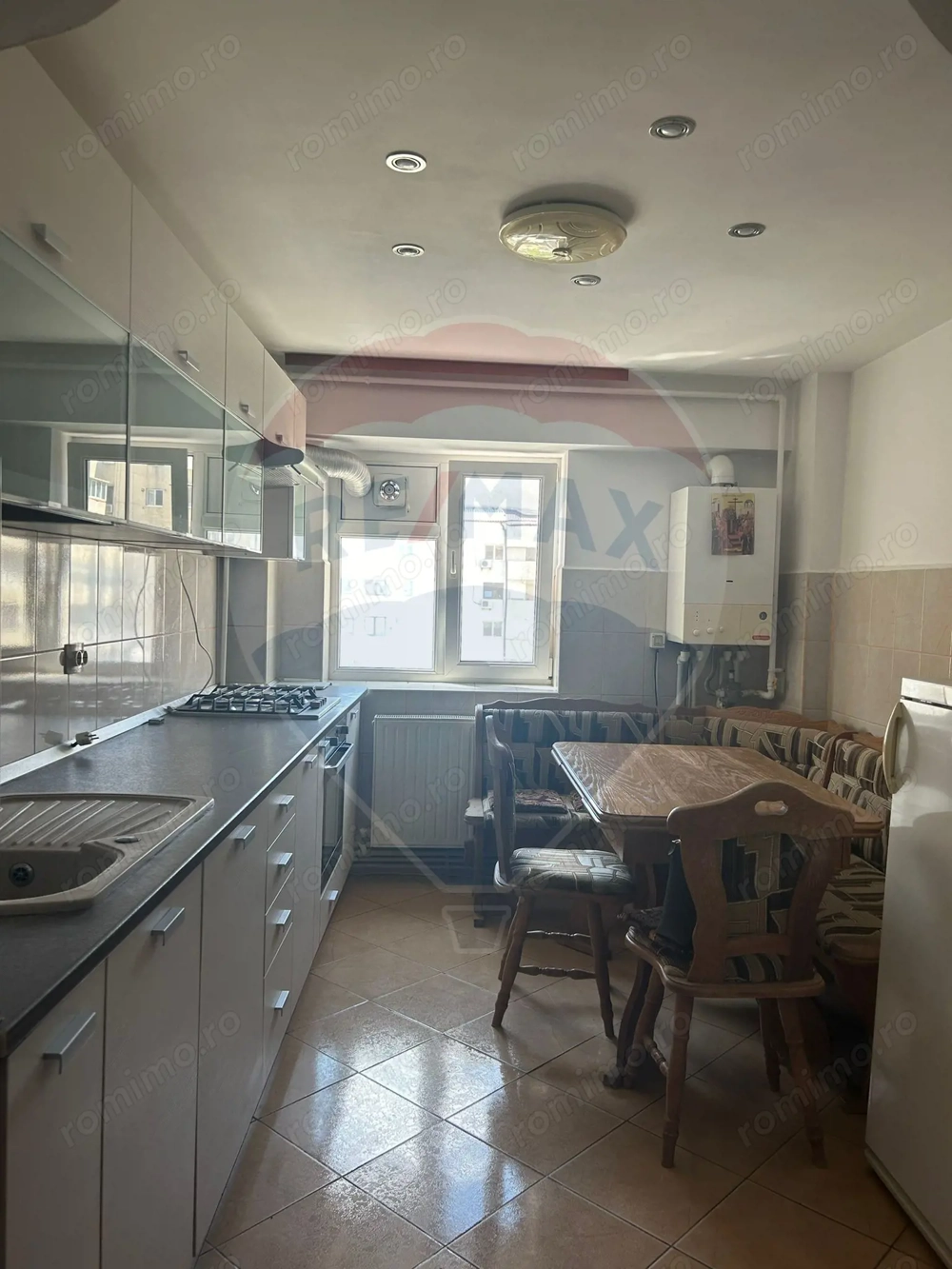 De vanzare apartament 3 camere,  MB 20 Slobozia IL De vanzare apartament 3 camere,  MB 20 Slobozia IL