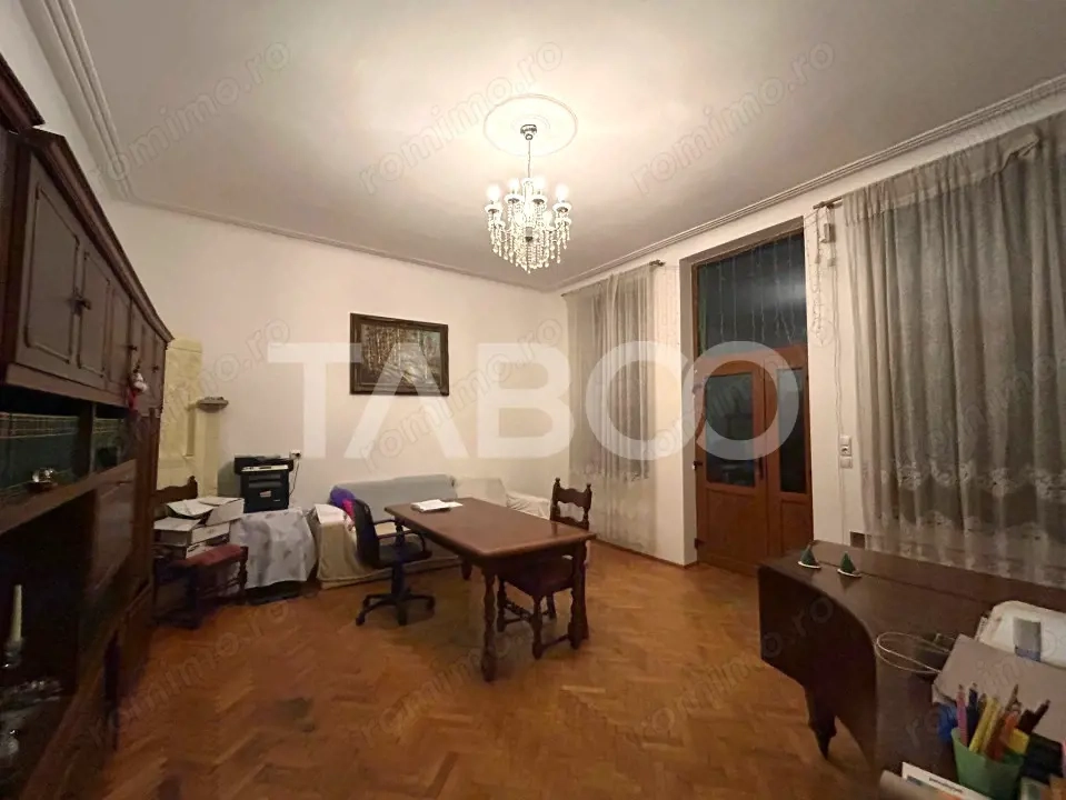 Apartament de vanzare cu 5 camere garaj zona Central din Sibiu Apartament de vanzare cu 5 camere garaj zona Central din Sibiu