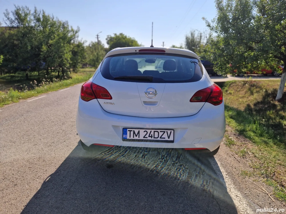 Opel Astra j 1.6 benzina  Opel Astra j 1.6 benzina