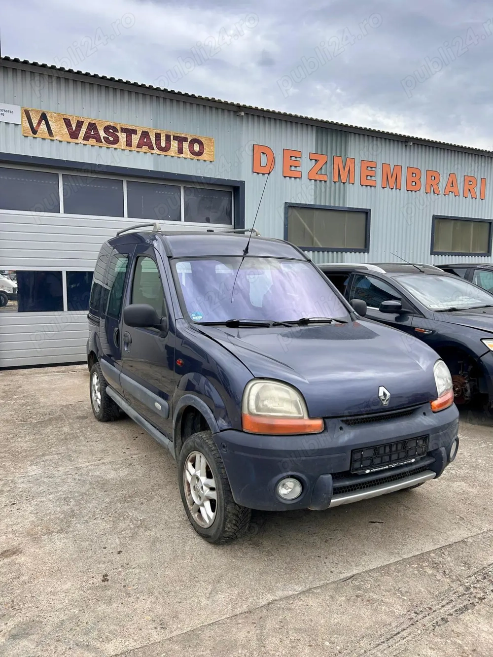 Dezmembram Renault Kangoo 1.6 16V 4X4 cod motor K4M750 95CP din 2001.