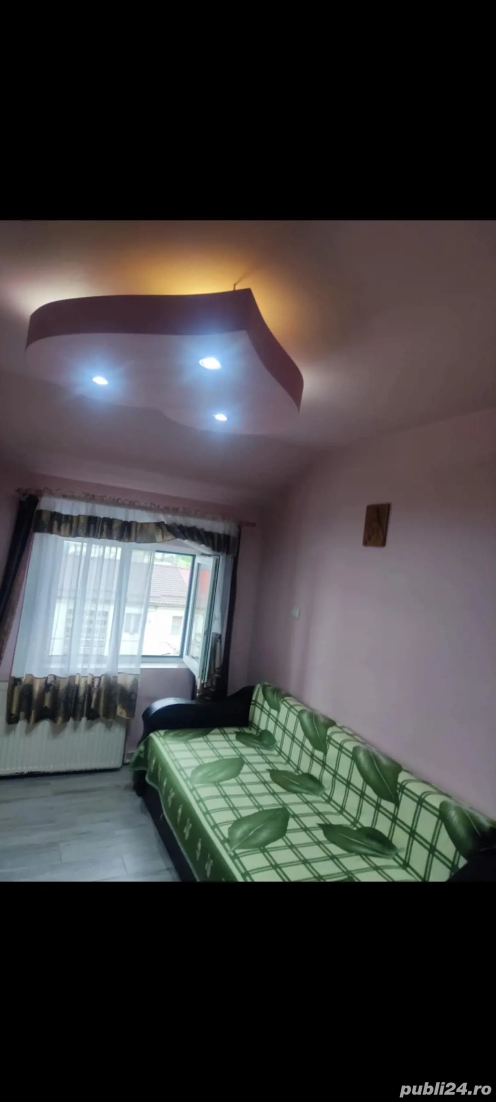 Vand garsoniera la mansardă 21 mp 