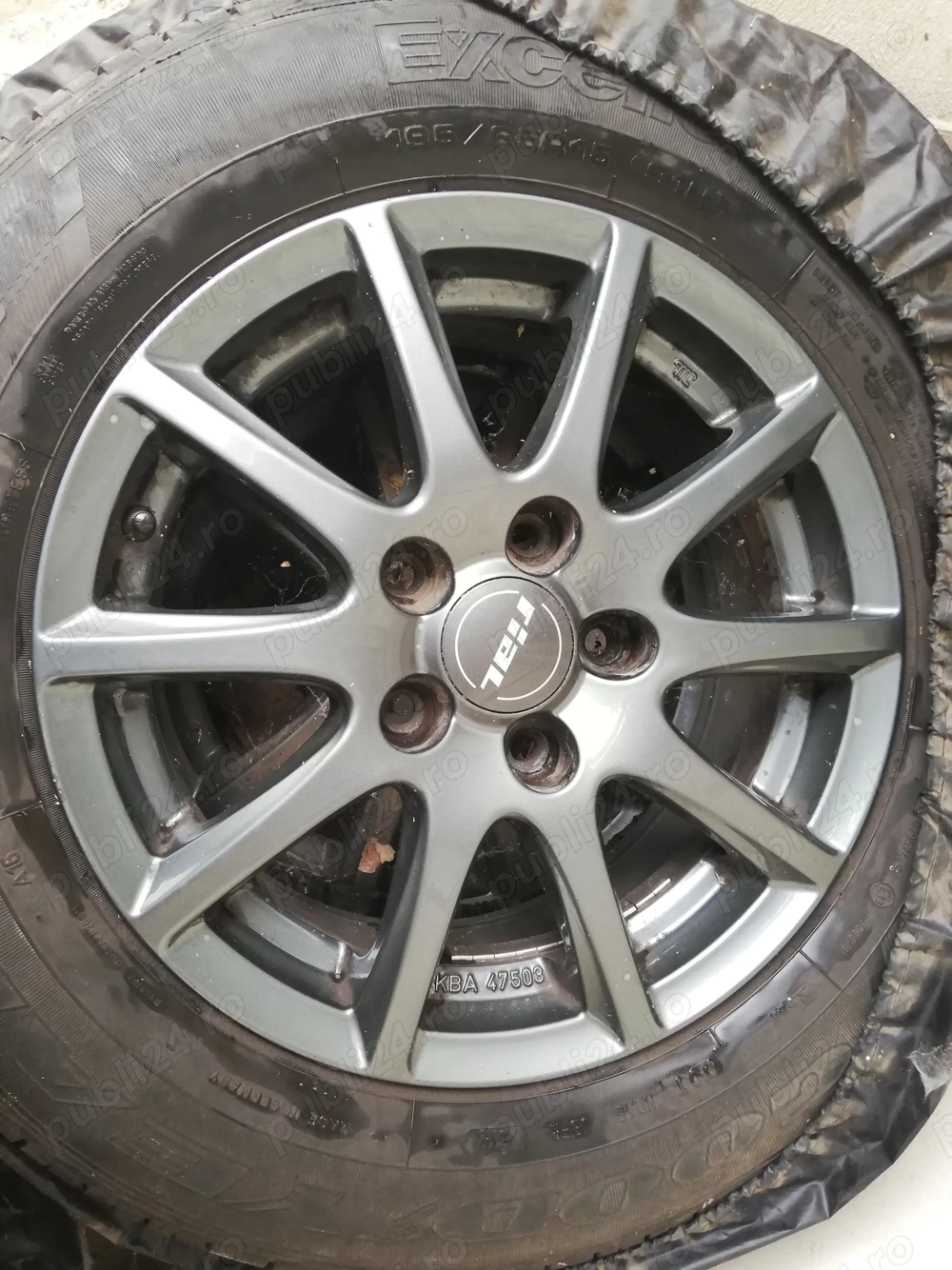 Vând jante Rial R15