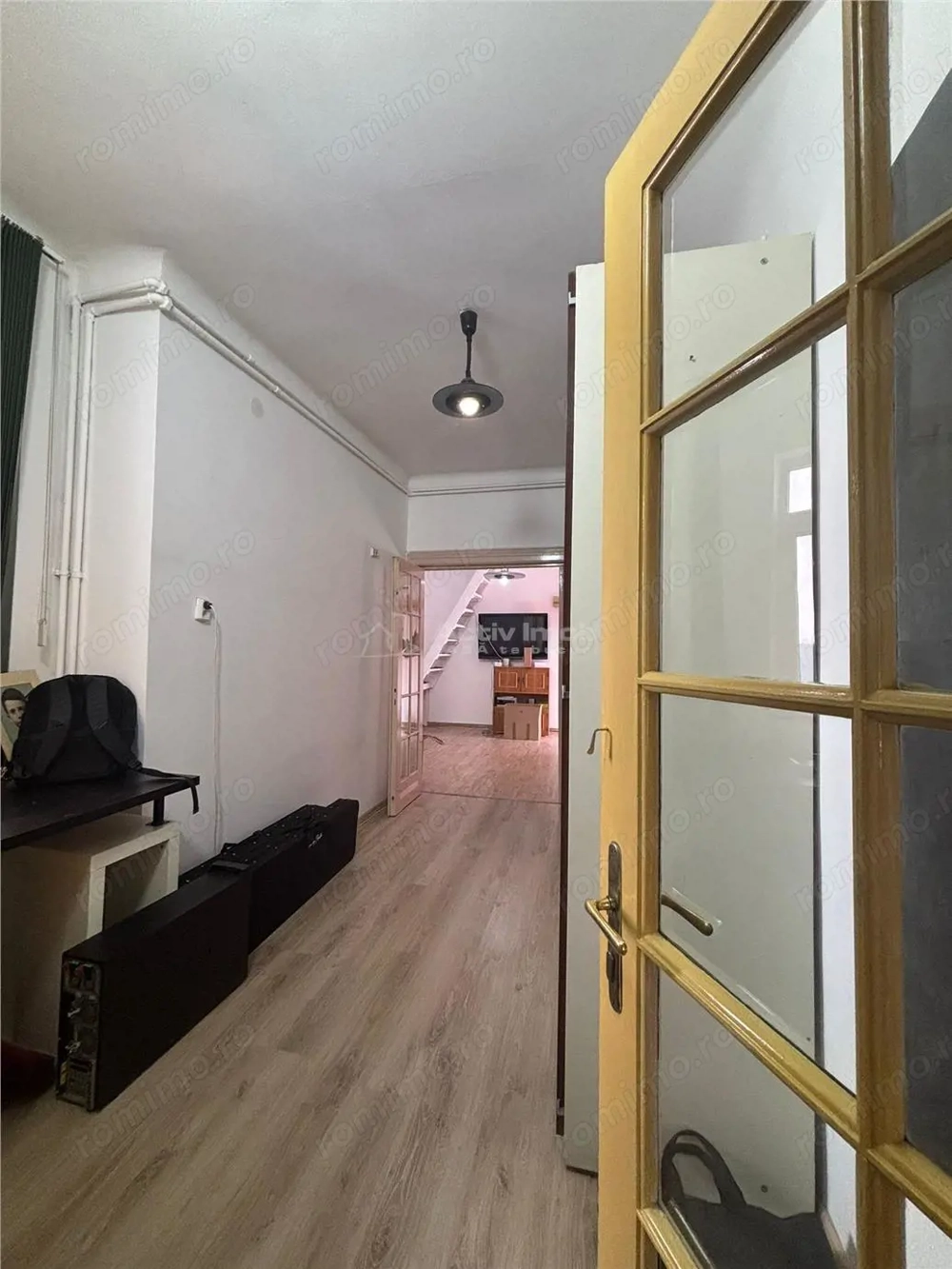 Etaj si Mansarda in Vila, Mall Vitan