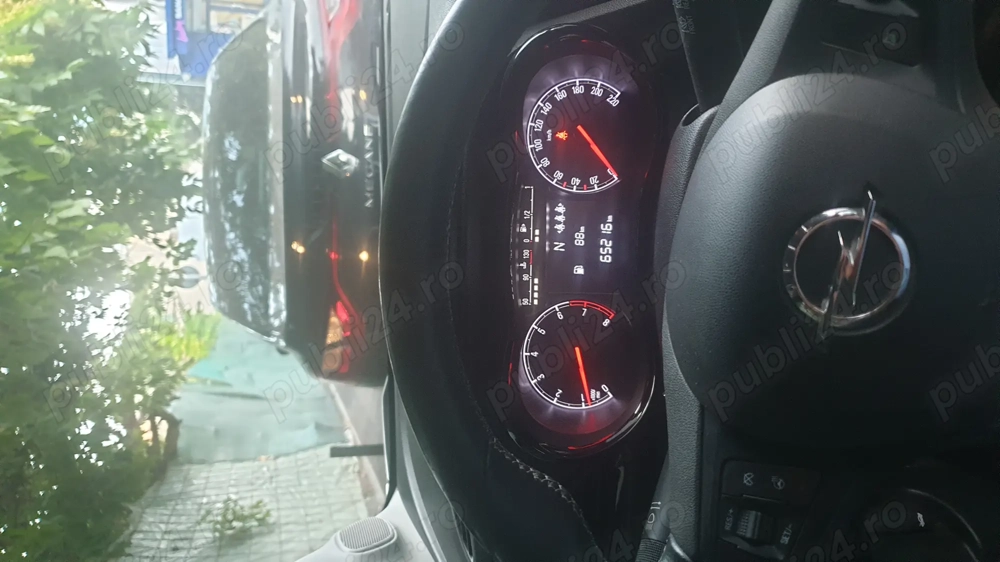 Vand Opel Karl Rocks