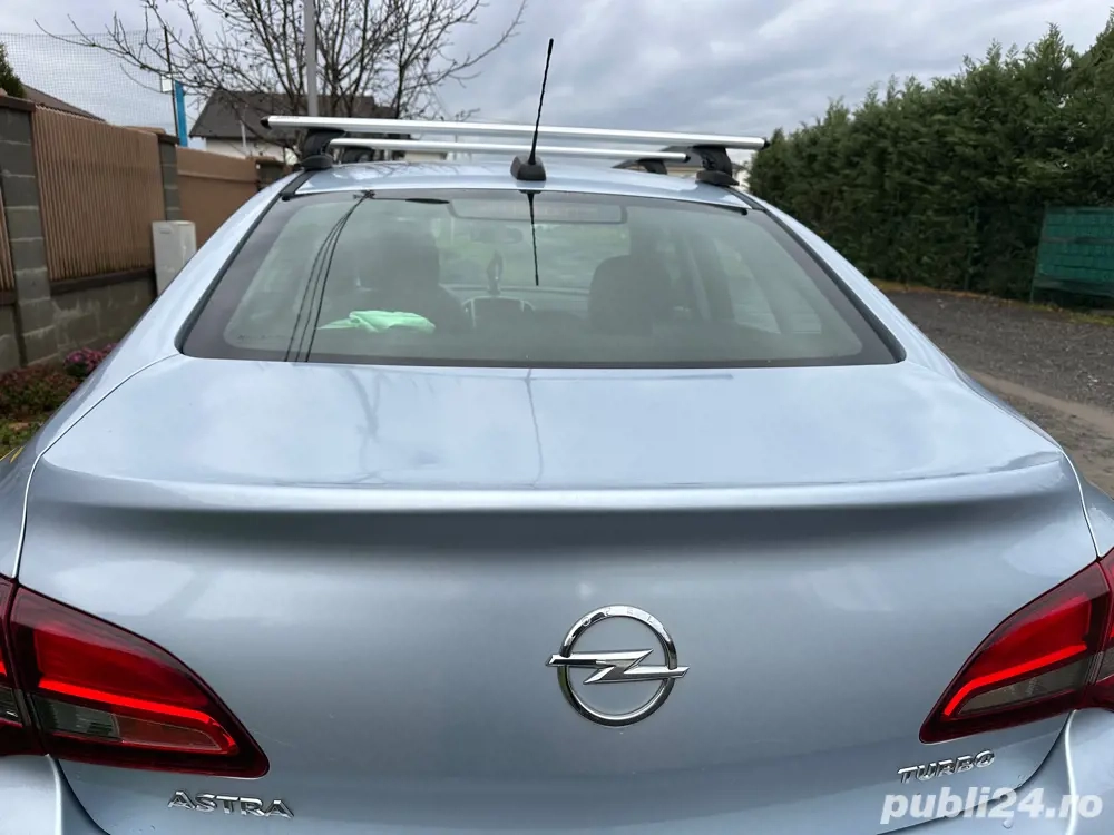 Set bare Thule pentru Opel Astra J sedan