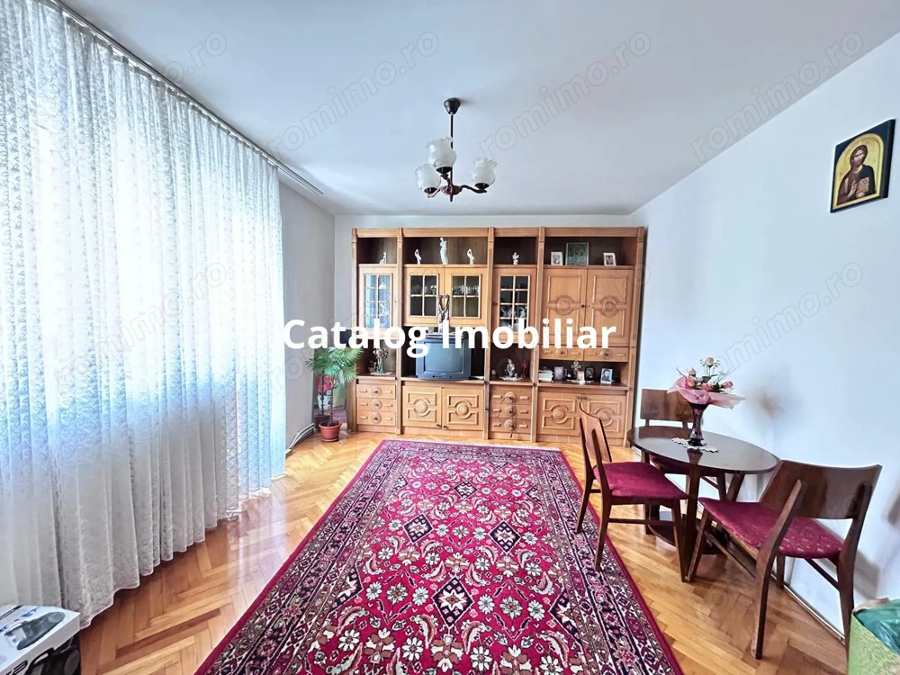 Apartament 3 camere de vânzare, etaj intermediar, în Manastur 