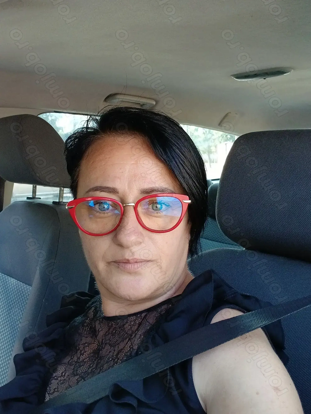 Caut angajare part time!