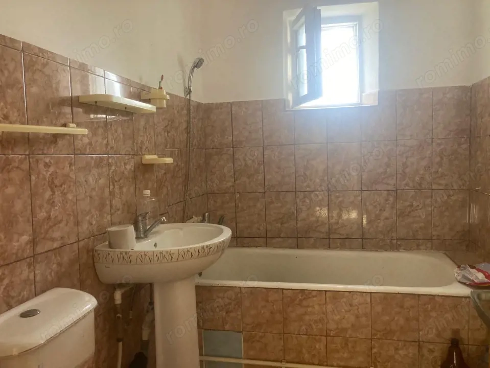 52500€!Apartament 3 camere,70mp,dec,la 2 min de centru