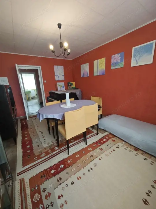 Apartament 4 camere, 2 băi, 70 mp – zonă verde și liniștită