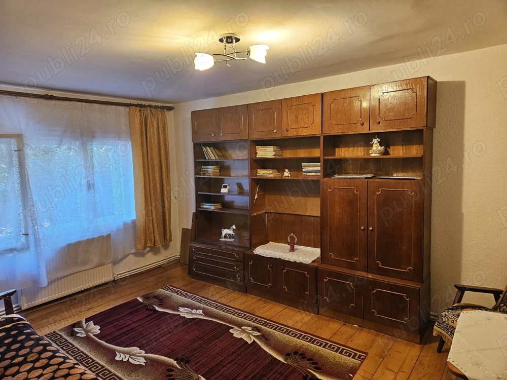 Apartament 4 camere,  Obcini, 2 intrari, parter.