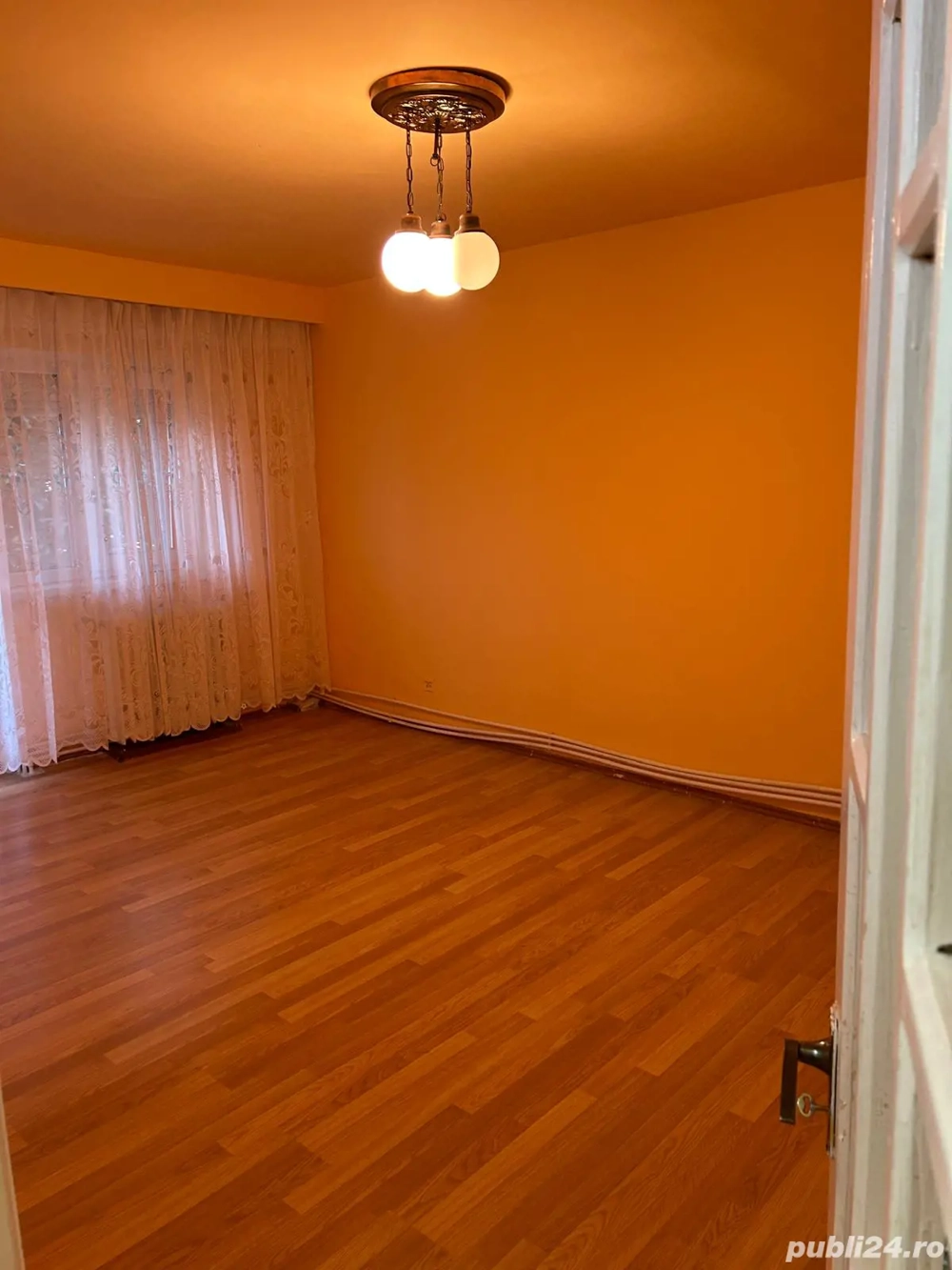 Apartament 4 camere dec etaj 2