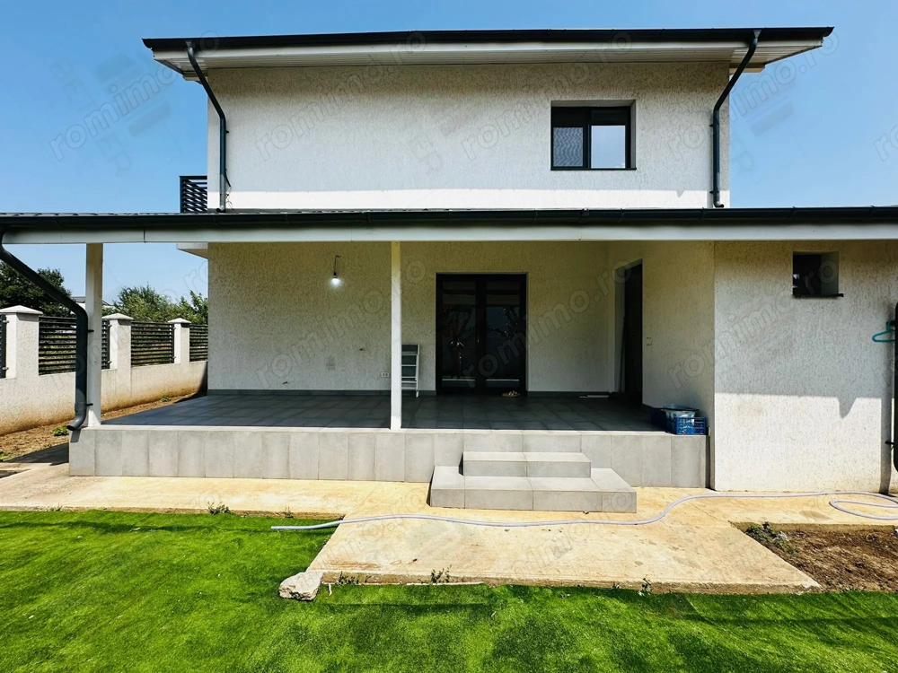 Casă de vânzare în Berceni   Ilfov, parter + etaj, teren 350 mp