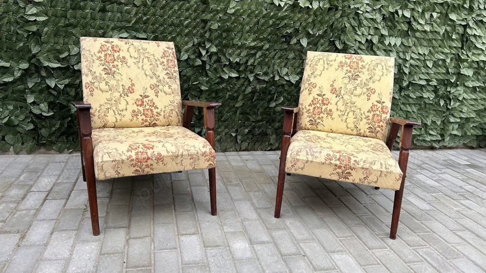 Set fotolii tapitate 120 RON bucata