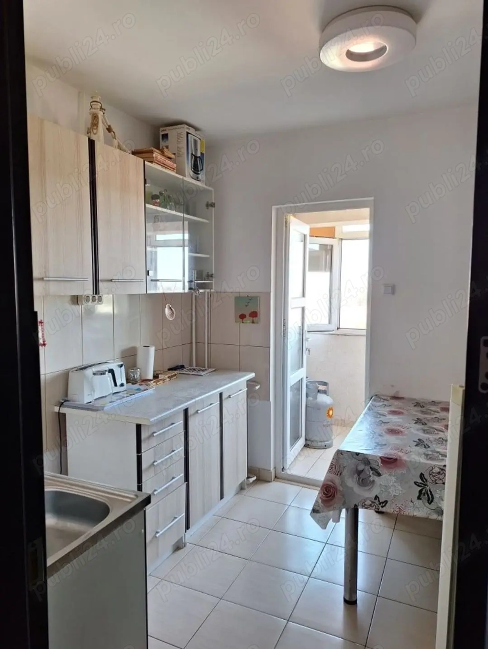 Apartament 2 camere semidecomandat   INEL II, Constanța