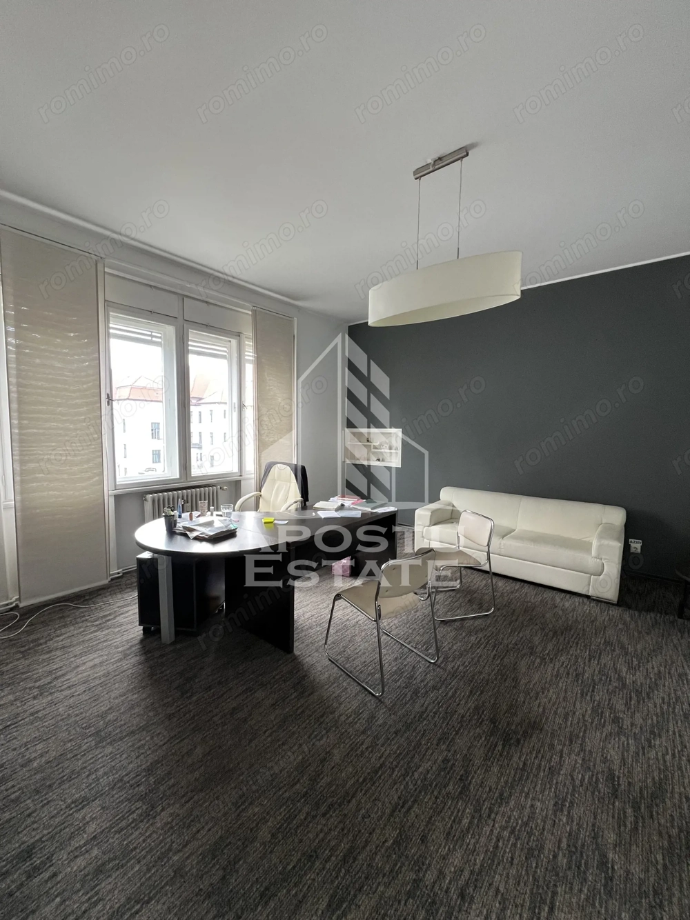 Apartament 4 camere cu poziție ultracentrala Apartament 4 camere cu poziție ultracentrala