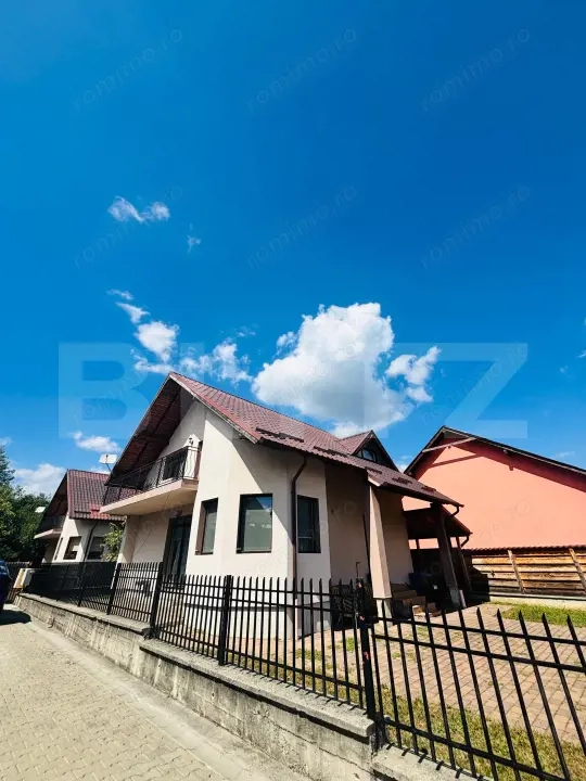 Casa cocheta, cu 4 camere, 130 mp - zona linistita 