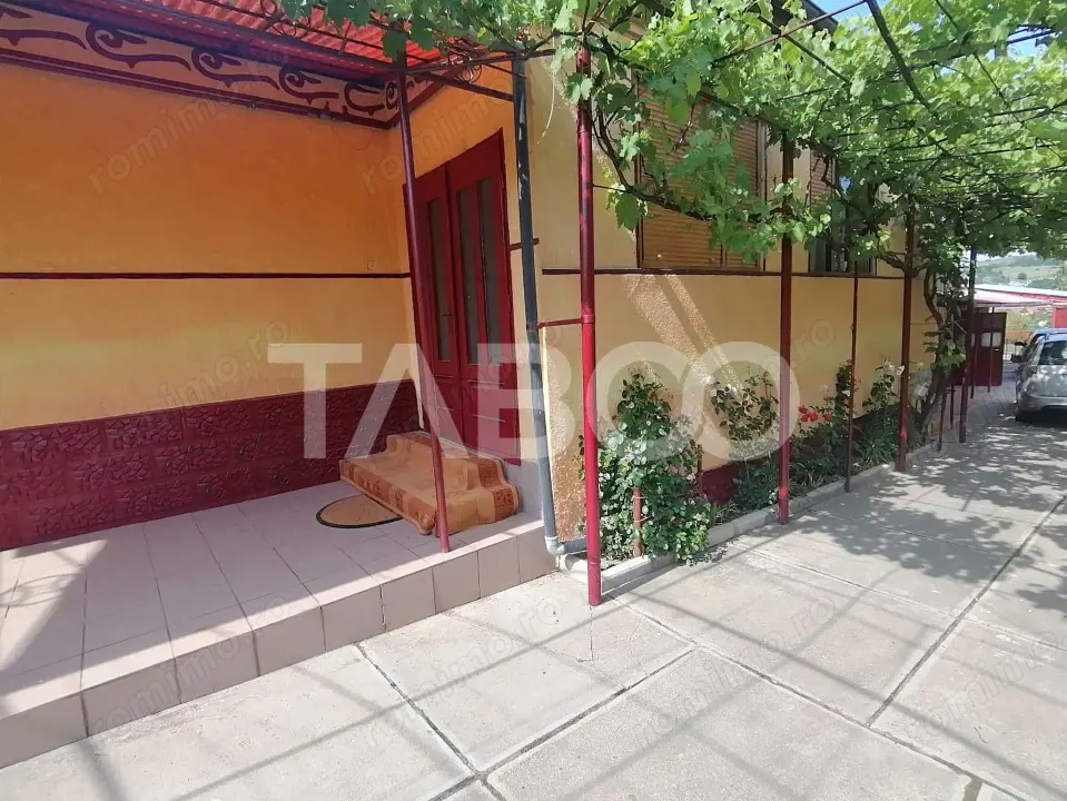 Casa individuala de vanzare 105 mp teren de 1400 mp Seica Mare