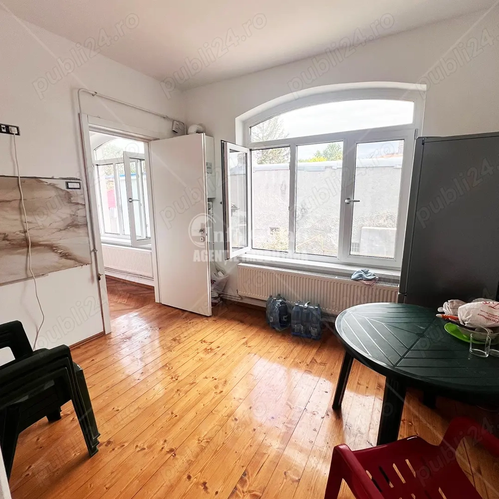 | Apartament cu 2 camere | CENTRU, Zona: ASE | Etajul: 1 |