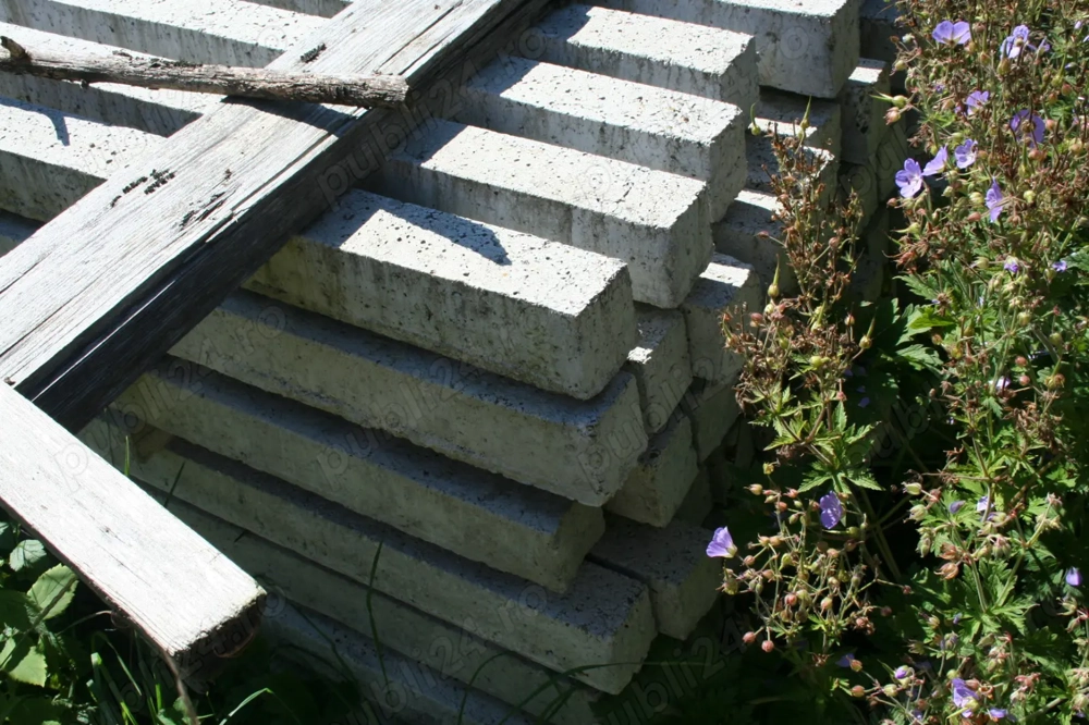 Spalieri beton 8x8x240 cm,noi,nefolositi