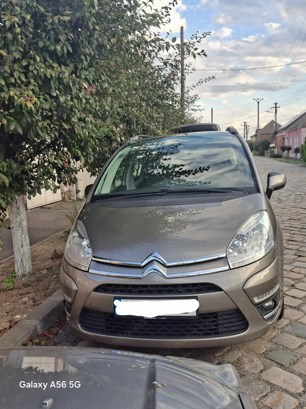 Autovehicul 7 locuri