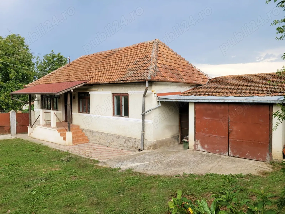 Casa cu teren in loc.Uroi, jud.Hunedoara