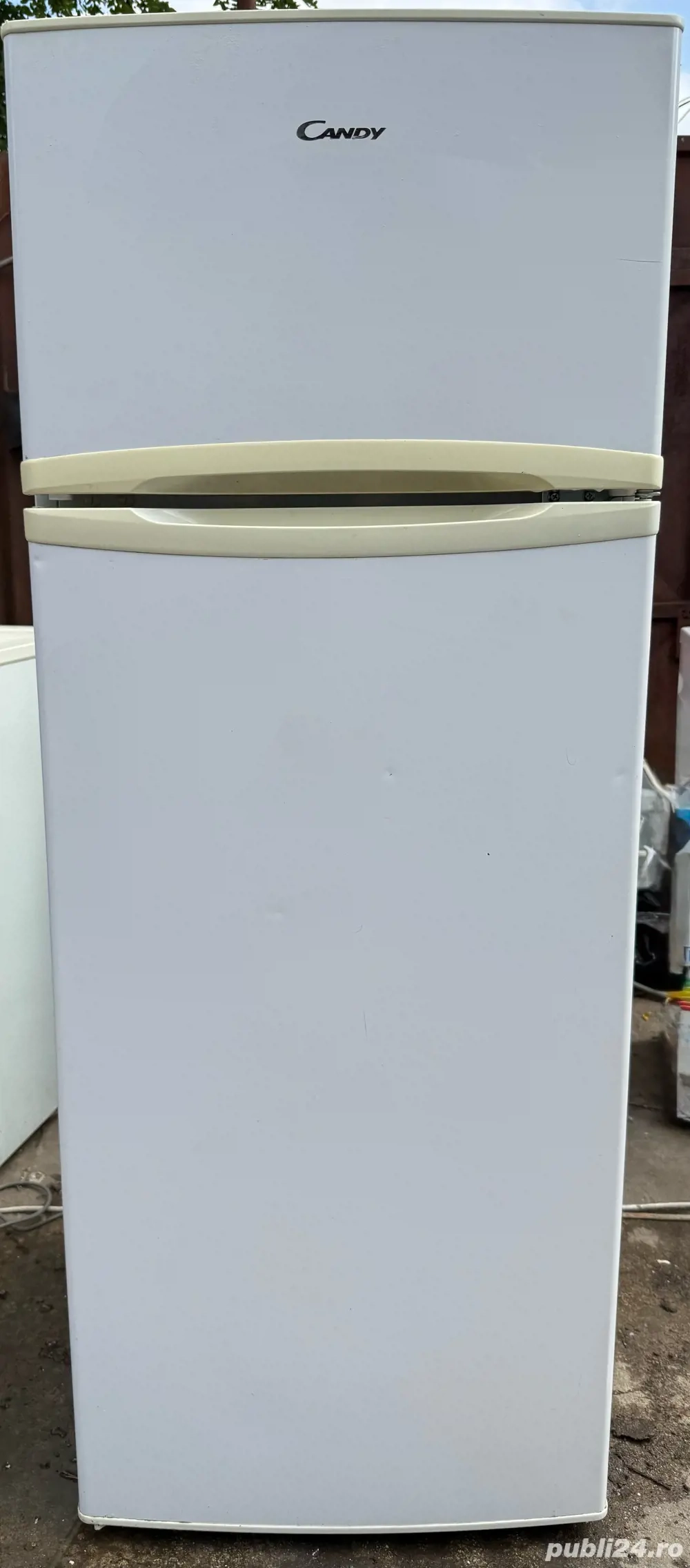 Frigider Candy CFD 2460E  CCDS 5142W, cu 2 usi si 3 rafturi, 204 l, clasa A+, alb, inaltime 143 cm