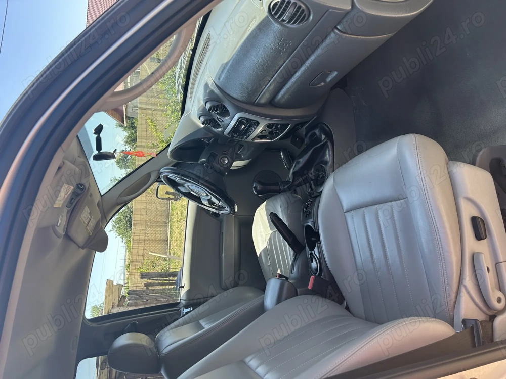 Vand Jeep Cherokee în condiții foarte bune