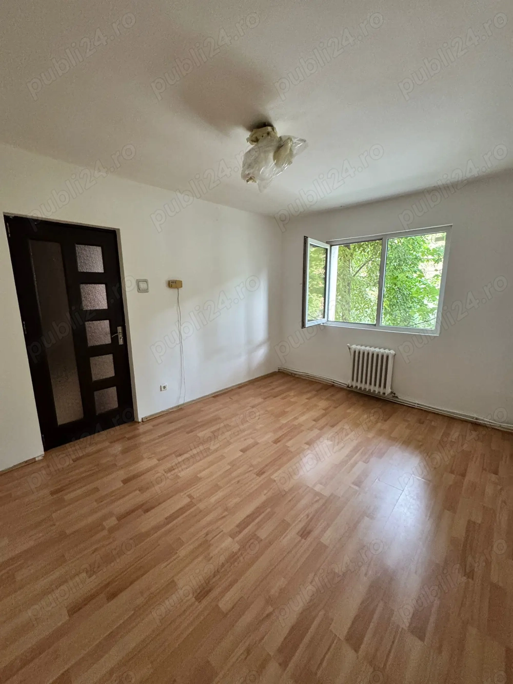 Vând apartament 2 camere, et 1, semidecomandat 