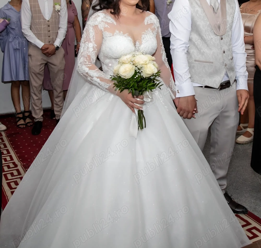 Vând rochie de mireasa în stare foarte bună 