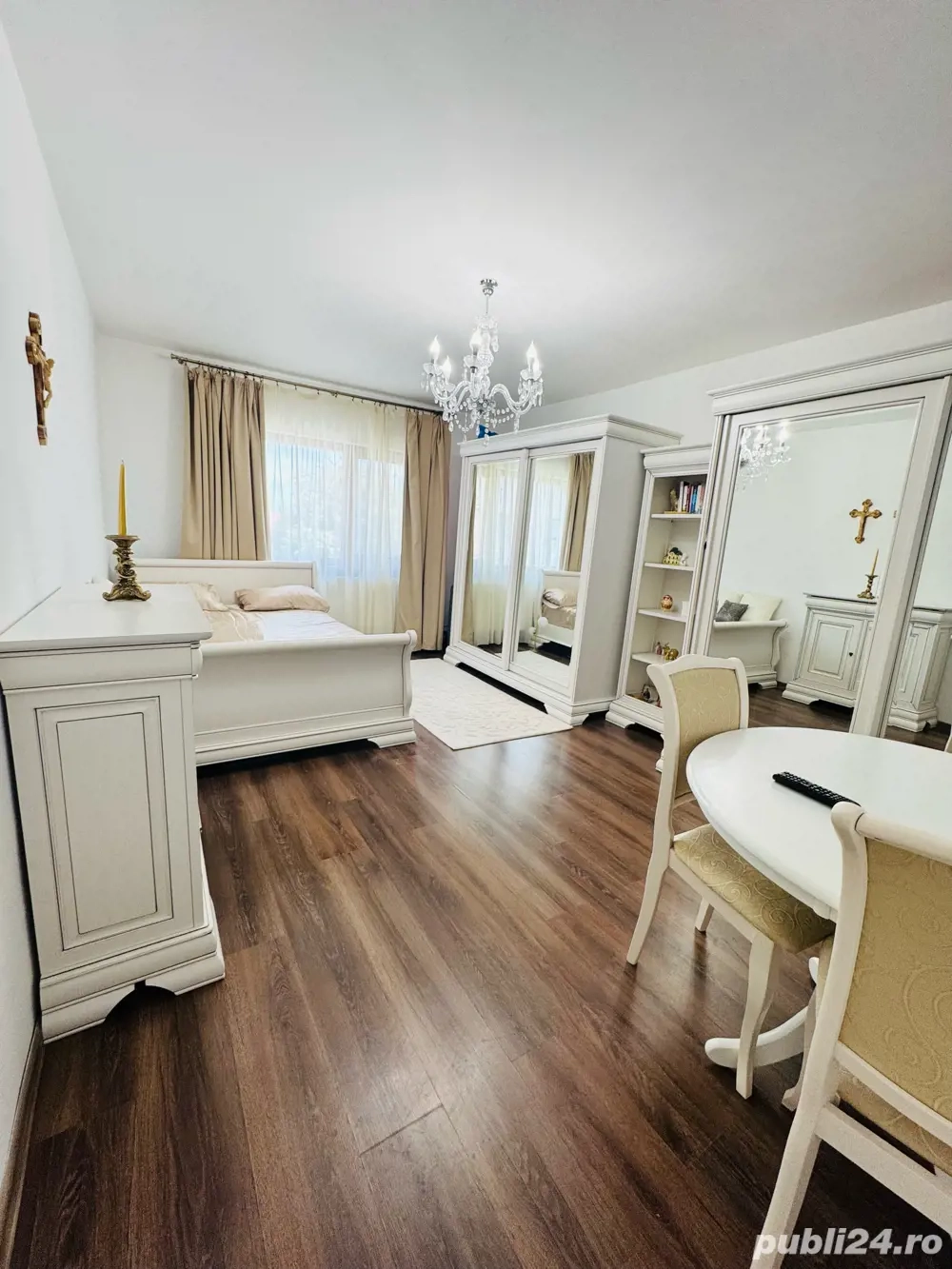 Vand apartament 2 camere Piata Centrala