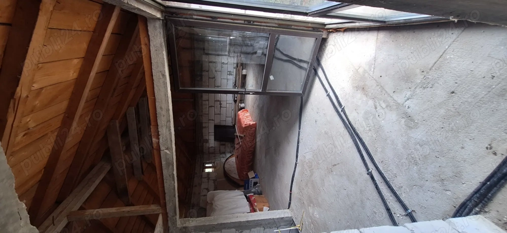 Vand casa Comana ,casa de vacanta,cu etaj 5 camere  teren 1000mp Mihai Bravu Giurgiu