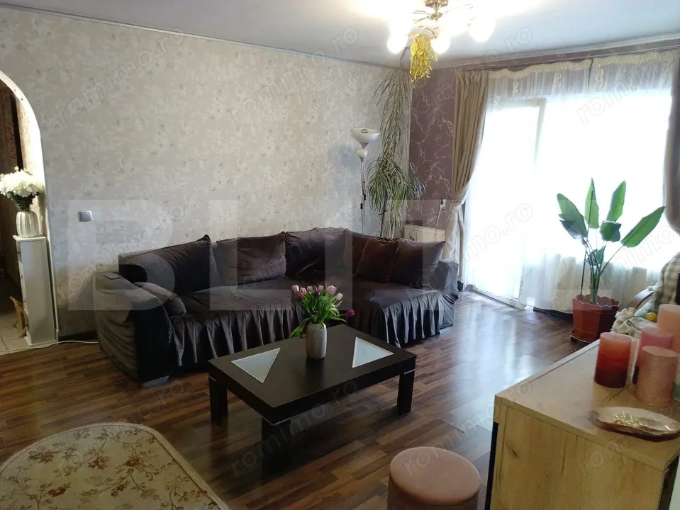 Apartament decomandat cu 2 camere, parcare inclusa in pret, zona Eroilor