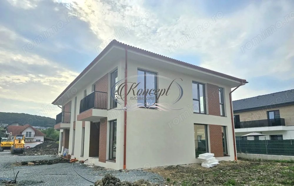 Duplex in ansamblu rezidential inchis, Chinteni