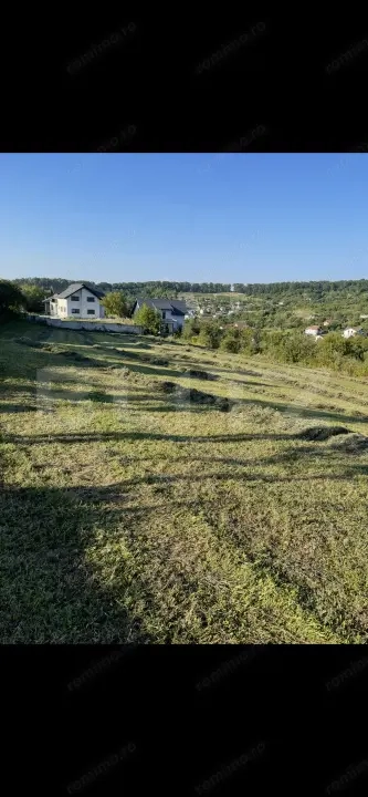 Oază de vis – teren de 18 ari cu priveliște superbă Oază de vis – teren de 18 ari cu priveliște superbă