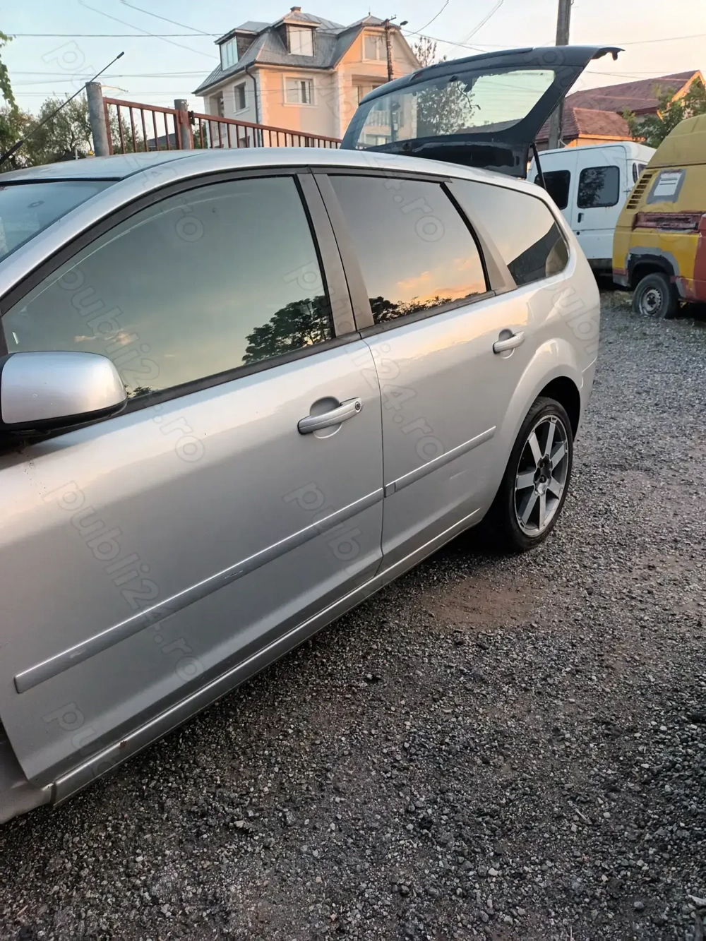 Dezmembrez Ford Focus 2.