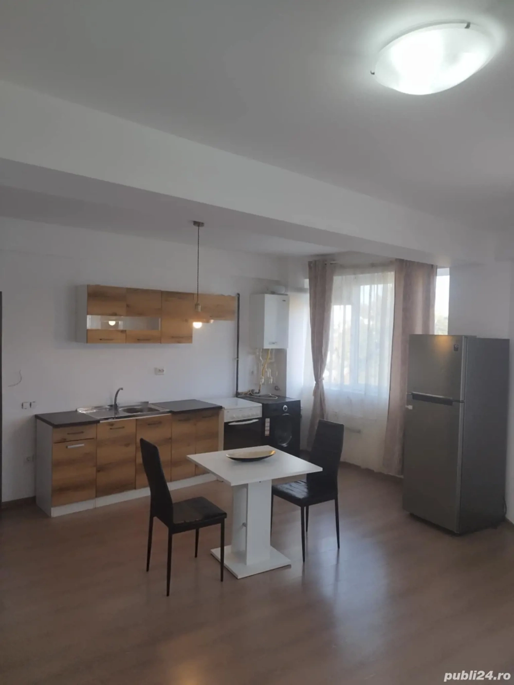 închiriez apartament cu două camere confort 1