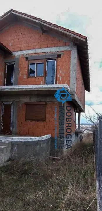 ZONA PECO-CASA P+1 LA ROSU