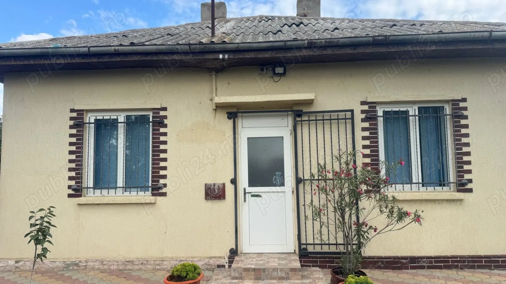 Casă cu pod mansardabil, 20 km de Delta Dunării