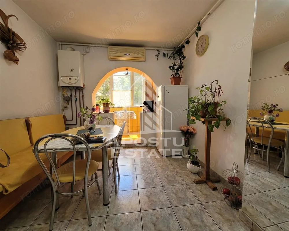 Apartament cu 3 camere, etaj intermediar, centrala proprie, Aradului