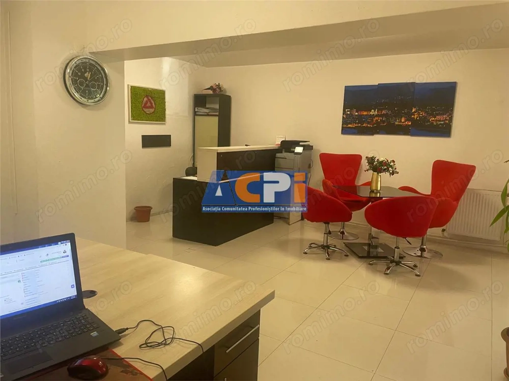 spa #539;iu comercial, parter , zona centrala Bac #259;u